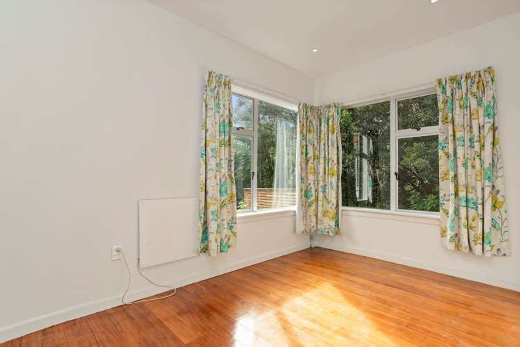 878 West Coast Road Waiatarua_2