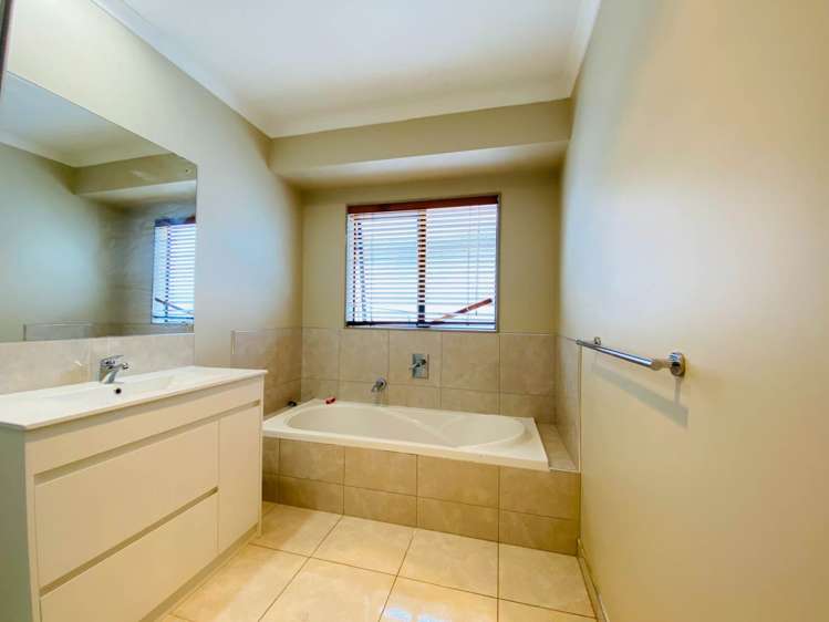 42 Accent Drive Flat Bush_13