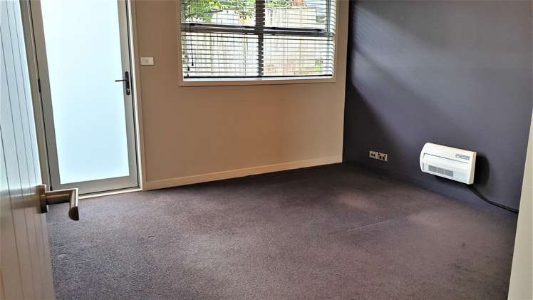 57 Newington Road Henderson_12