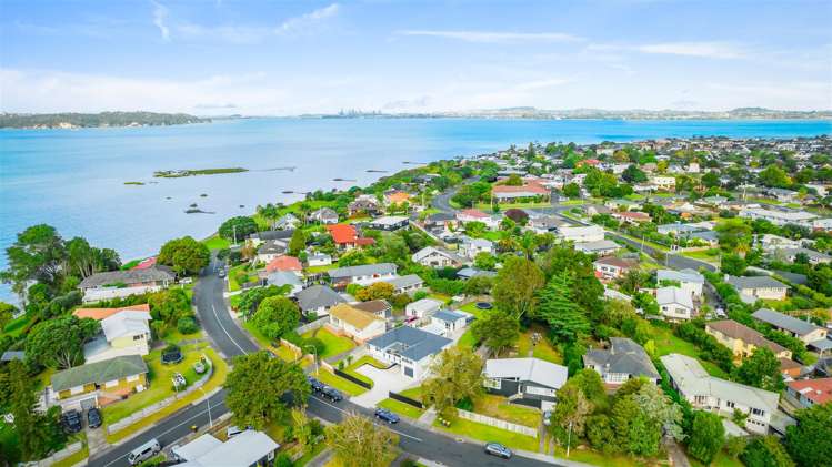 27 Gill Avenue Te Atatu Peninsula_17