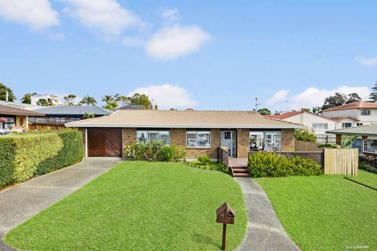 48 Bodi Place Te Atatu South_1