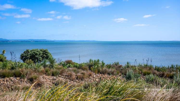 11 Koiora Road Clarks Beach_23