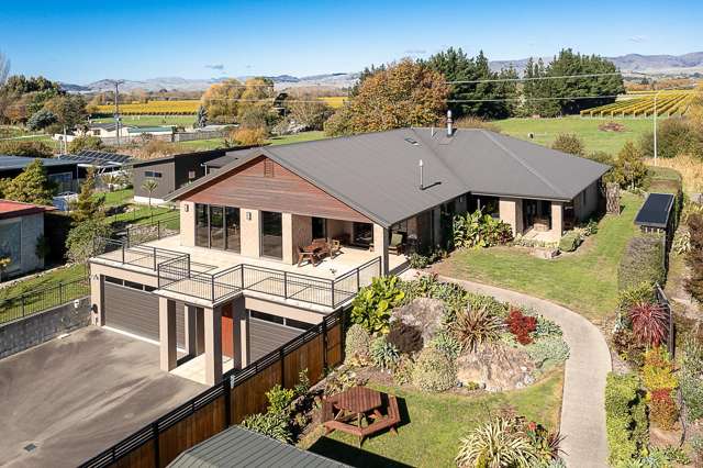 Impressive Home - Commanding Views!