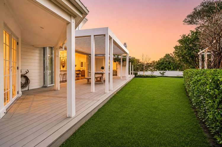 1 Almond Grove Greenhithe_5