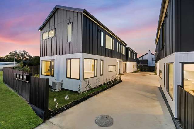 Stylish, Rangitoto Zone - Your Family Home Awaits