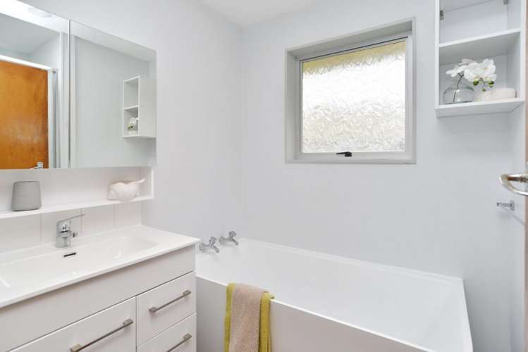 97 Lowry Avenue Redwood_15