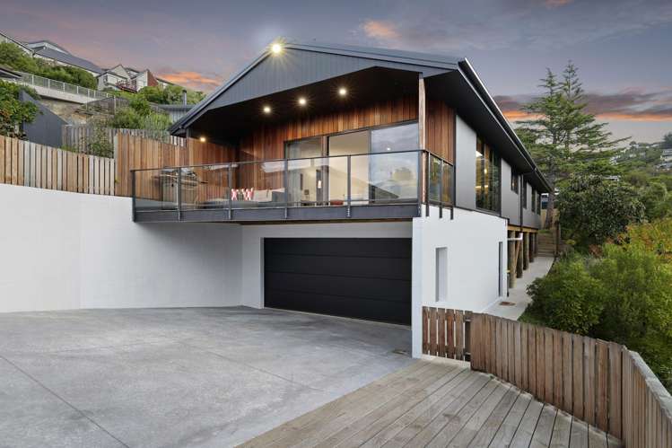 32 Soleares Avenue_0
