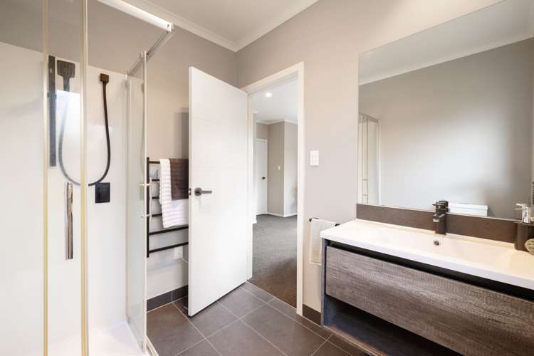 16 Maggie Place Chartwell_13