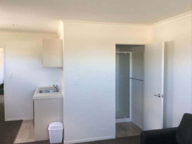 Room D/2/167 Knighton Road Hillcrest_2