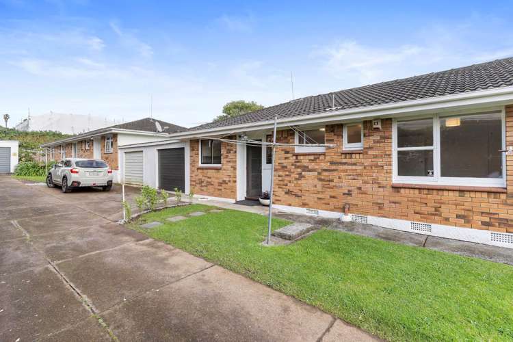 2/4 Shackleton Road Mount Eden_13