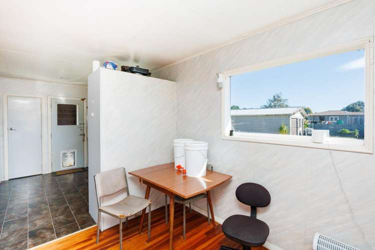 17 Sefton Avenue Highbury_11