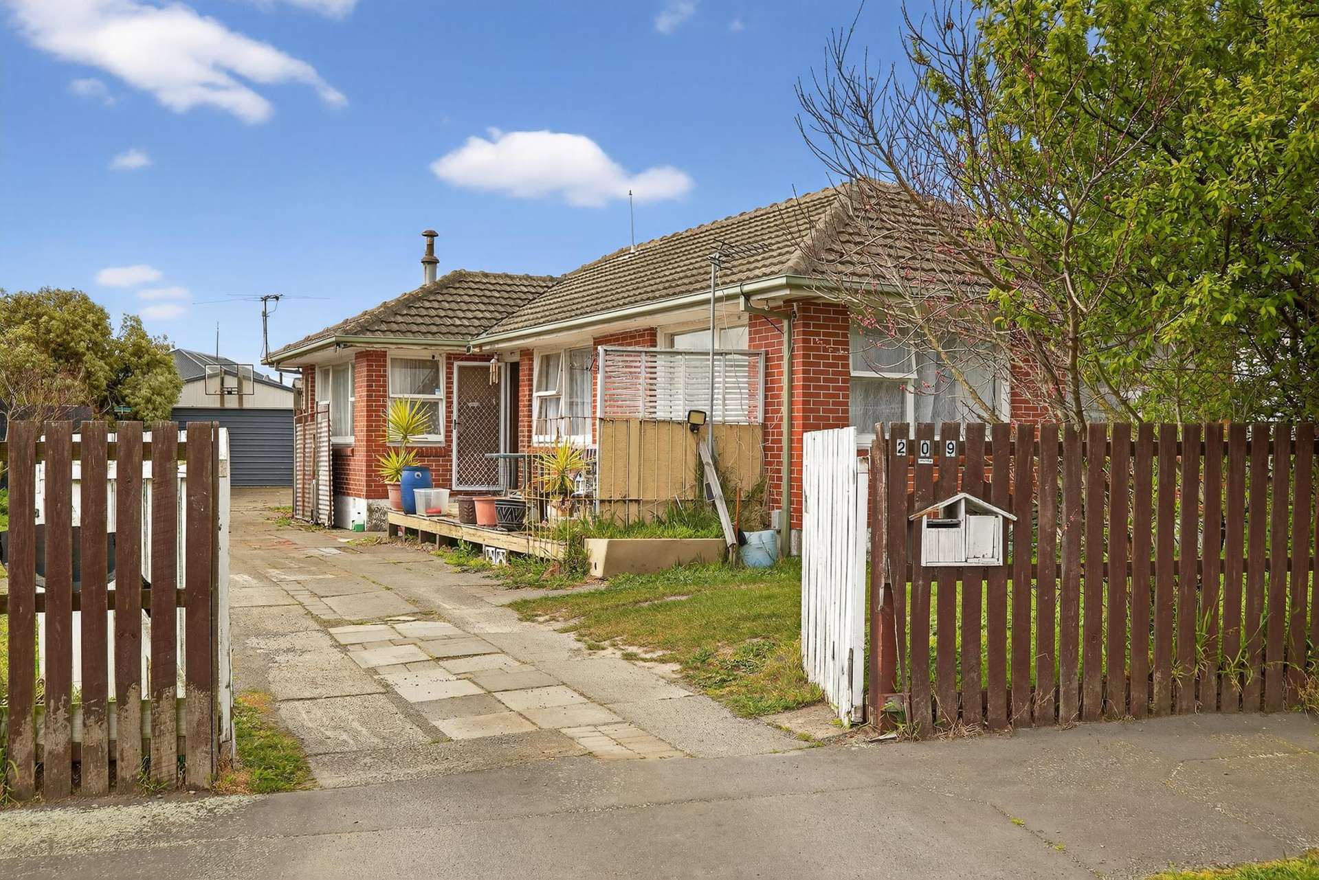 209 Shortland Street Aranui_0