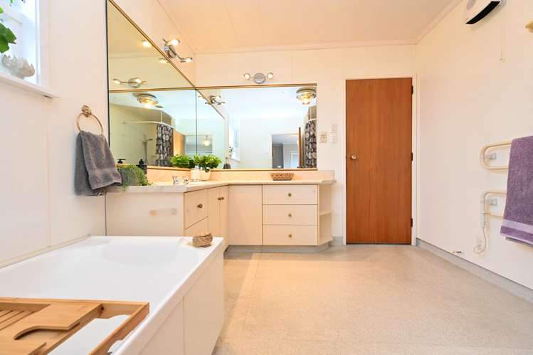 38 Upham Crescent Taradale_10