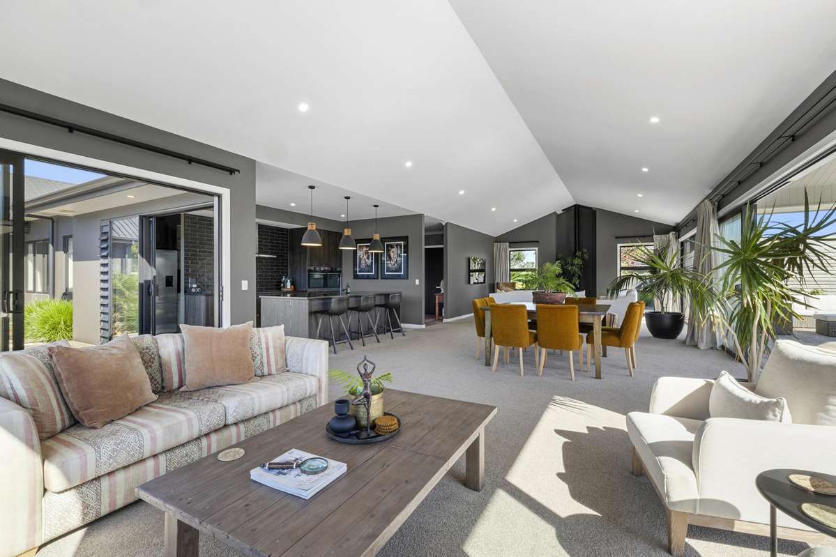 106 Airport Drive_2