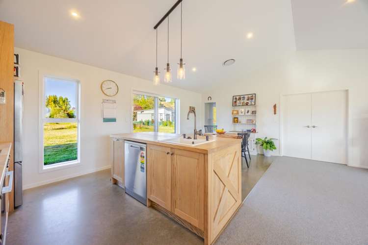 742b River Road Otane_16