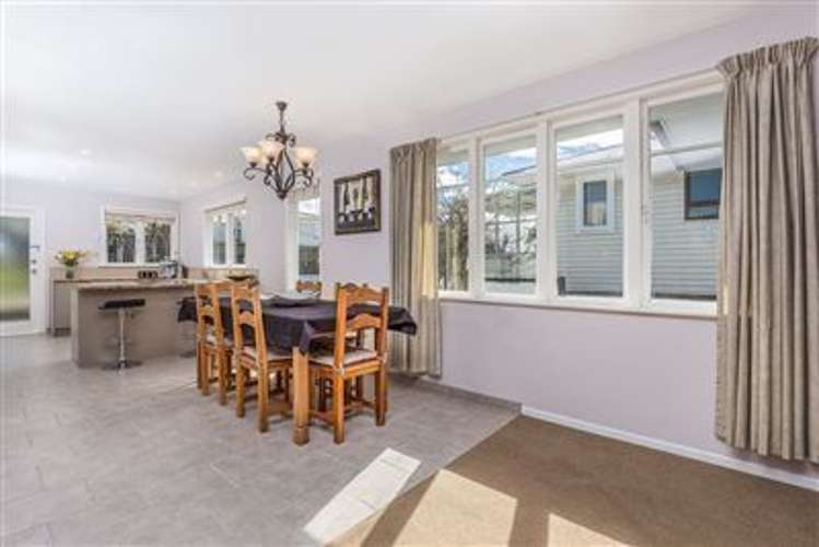 1/2 Coniston Avenue Te Atatu South_6