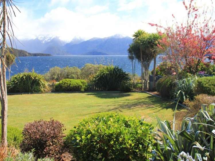 42 Cathedral Drive Manapouri_3