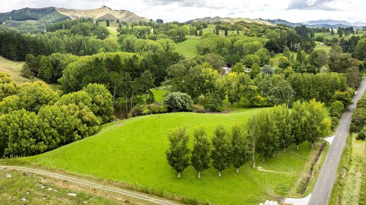 2420, 2430 and 2438 Kahuranaki Road Elsthorpe_6