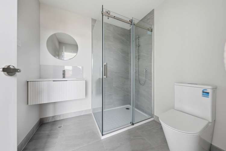 65 Te Ara Wai Mangere East_10