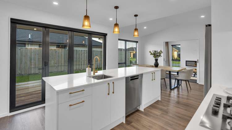 40 Jean Batten Lane_5