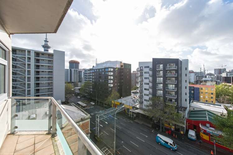 8c/205 Hobson Street Auckland Central_5