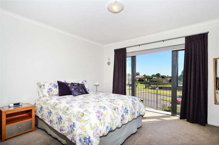 54 Provence Esplanade Te Atatu Peninsula_11