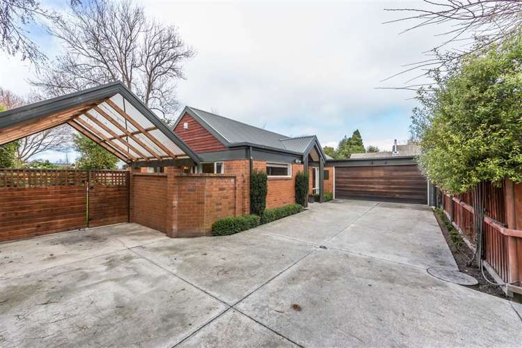 2/32a Bryndwr Road Fendalton_1