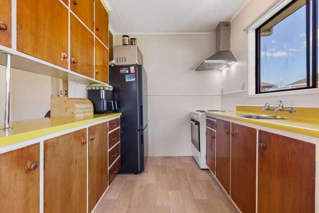 1 Deborah Place Mangakakahi_2