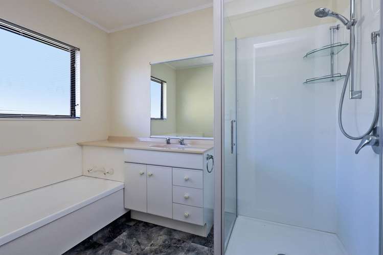 21 Hyatt Grove Greenmeadows_13