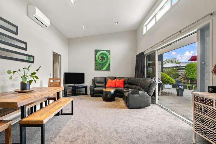 23 Magnolia Rise Waipahihi_10