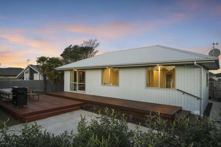 99 Pacific Road North New Brighton_11