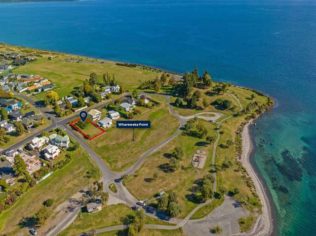 Develop waterfront Taupo