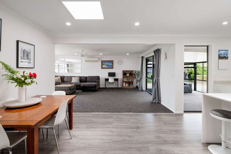 6 Limousin Place Grandview Heights_6