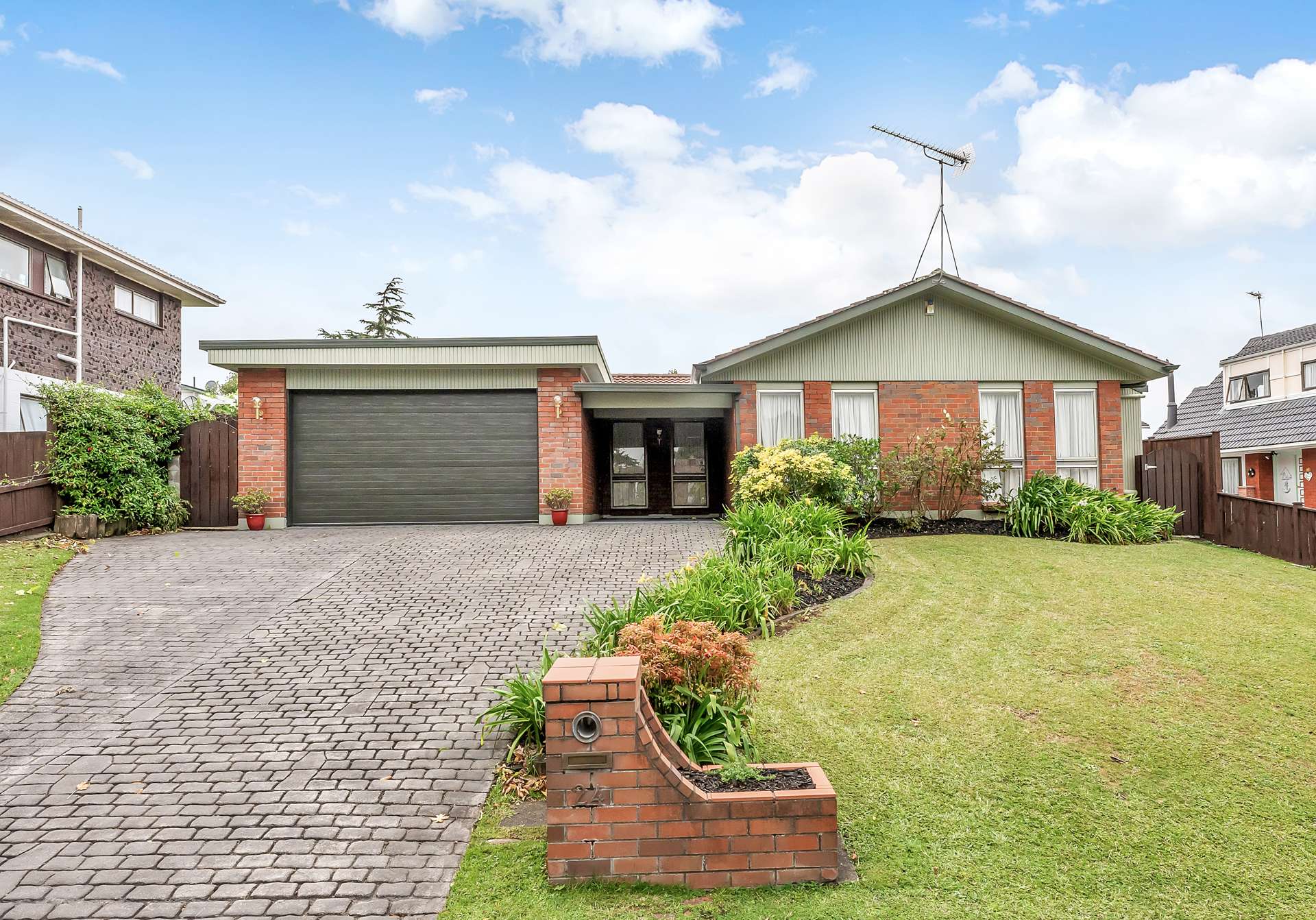 24 Olena Avenue Sunnyhills_0