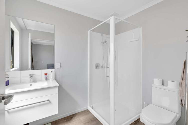 16 Tippet Crescent Wigram_11