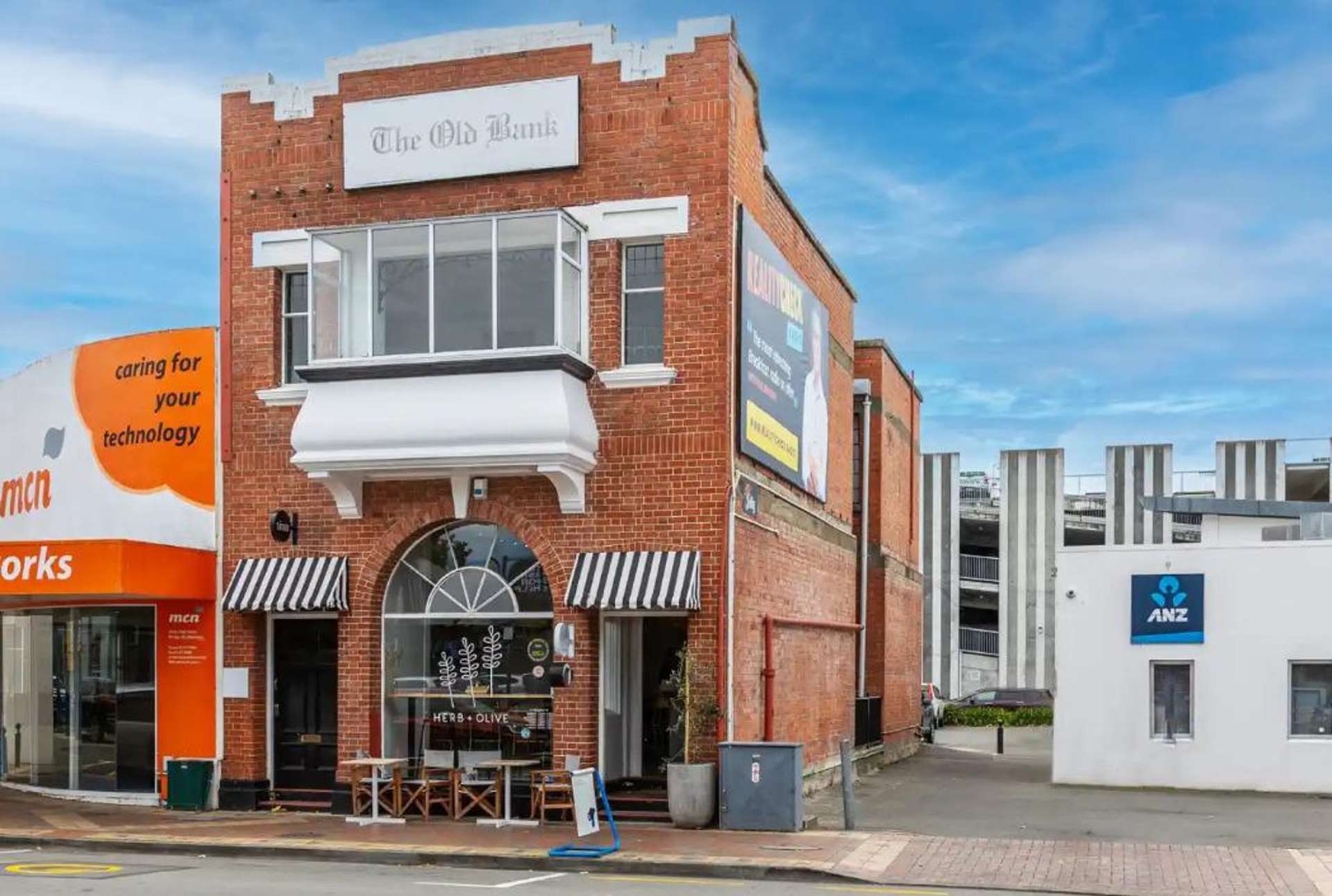 Flat 2, Level 2/62 High Street Burleigh_0