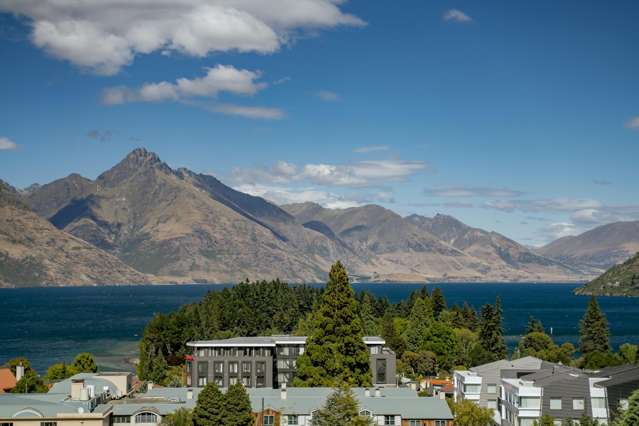 9-13 Hallenstein Street & 1 York Street Queenstown_2