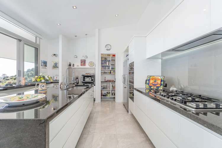 47 Sarahs Hill Hahei_7