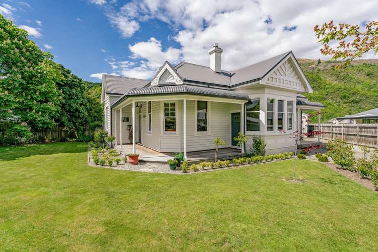 6 Innes Place Arrowtown_27