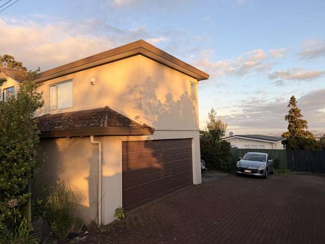 Golden Opportunity in Sunnynook