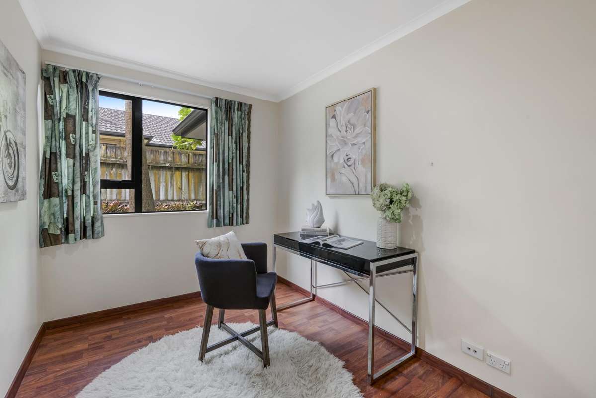 26 Black Teal Close_3