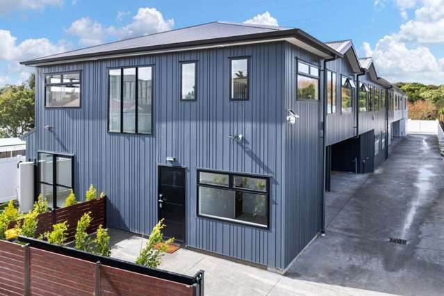 Chic 3BR New Build in New Lynn!