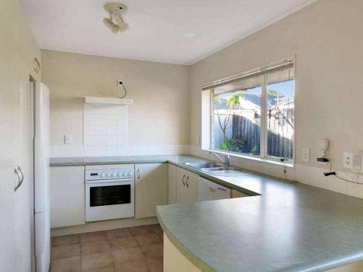 2/147 Hill Road Manurewa_1