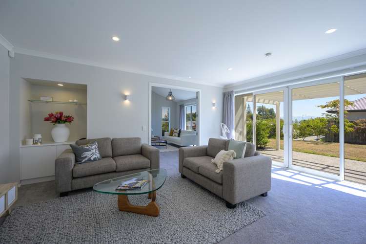 55 Fairose Drive Richmond_14