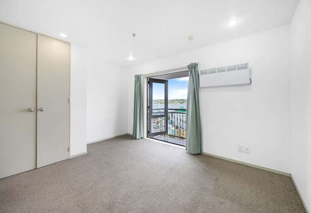 5k/10 Crown Lynn Place New Lynn_2