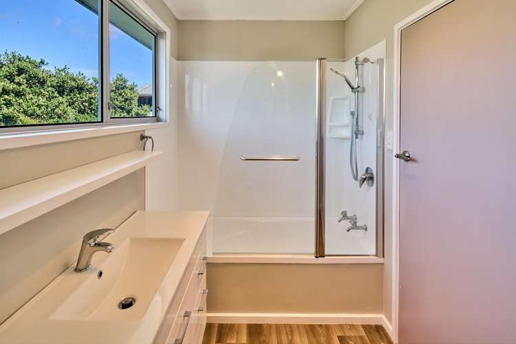 17 Rembrandt Avenue Tawa_10