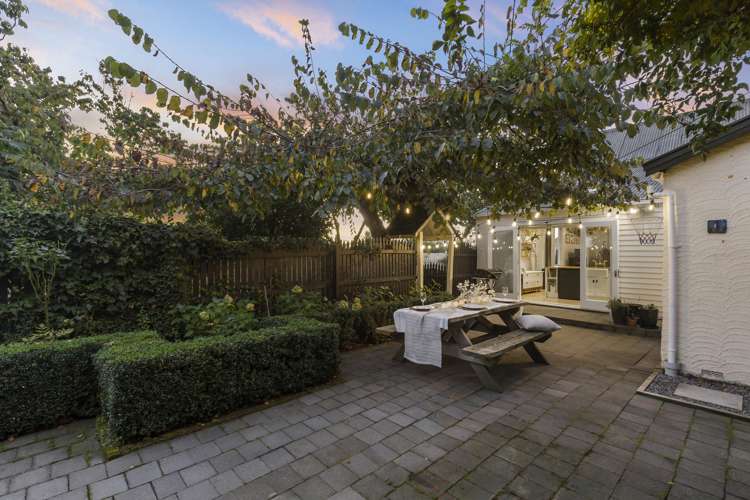 1693 Cust Road Cust_16