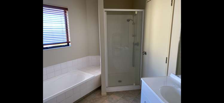 17a Thomson Avenue Dinsdale_5