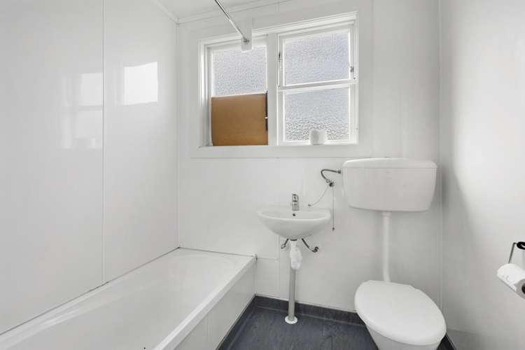 19 and 21 Churchill Avenue Gore_23