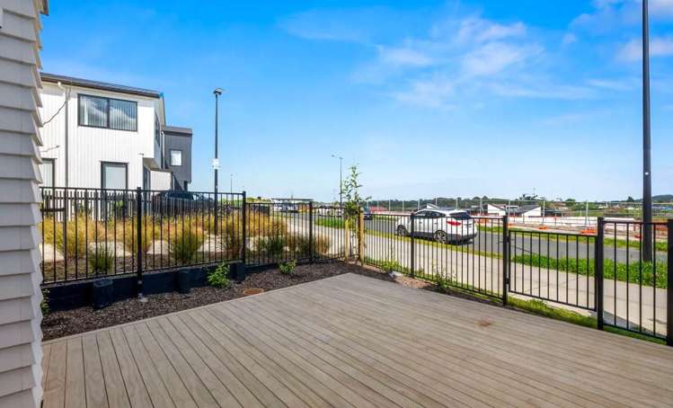 5/9 Bronzewater Drive Silverdale_3